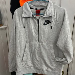 Women’s Nike Pullover